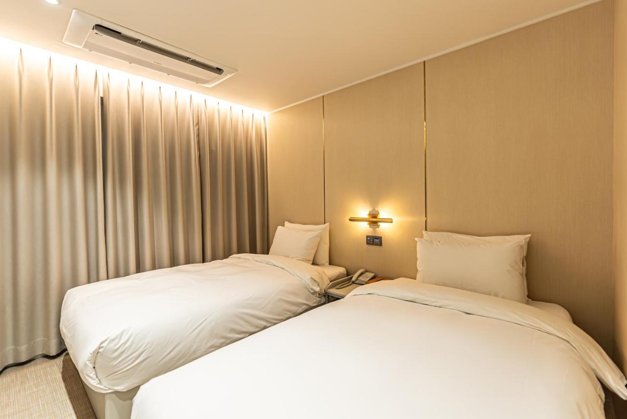 Hotel The Grang 西归浦市 外观 照片