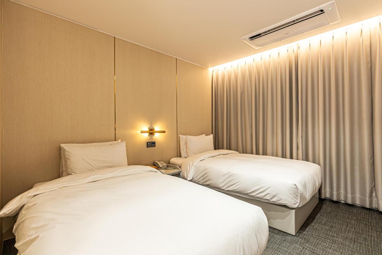 Hotel The Grang 西归浦市 外观 照片
