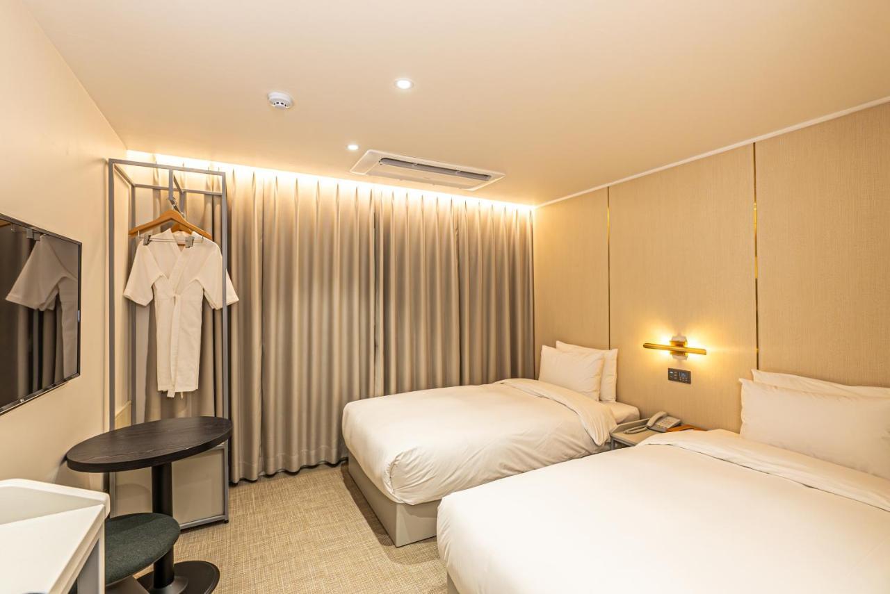 Hotel The Grang 西归浦市 外观 照片