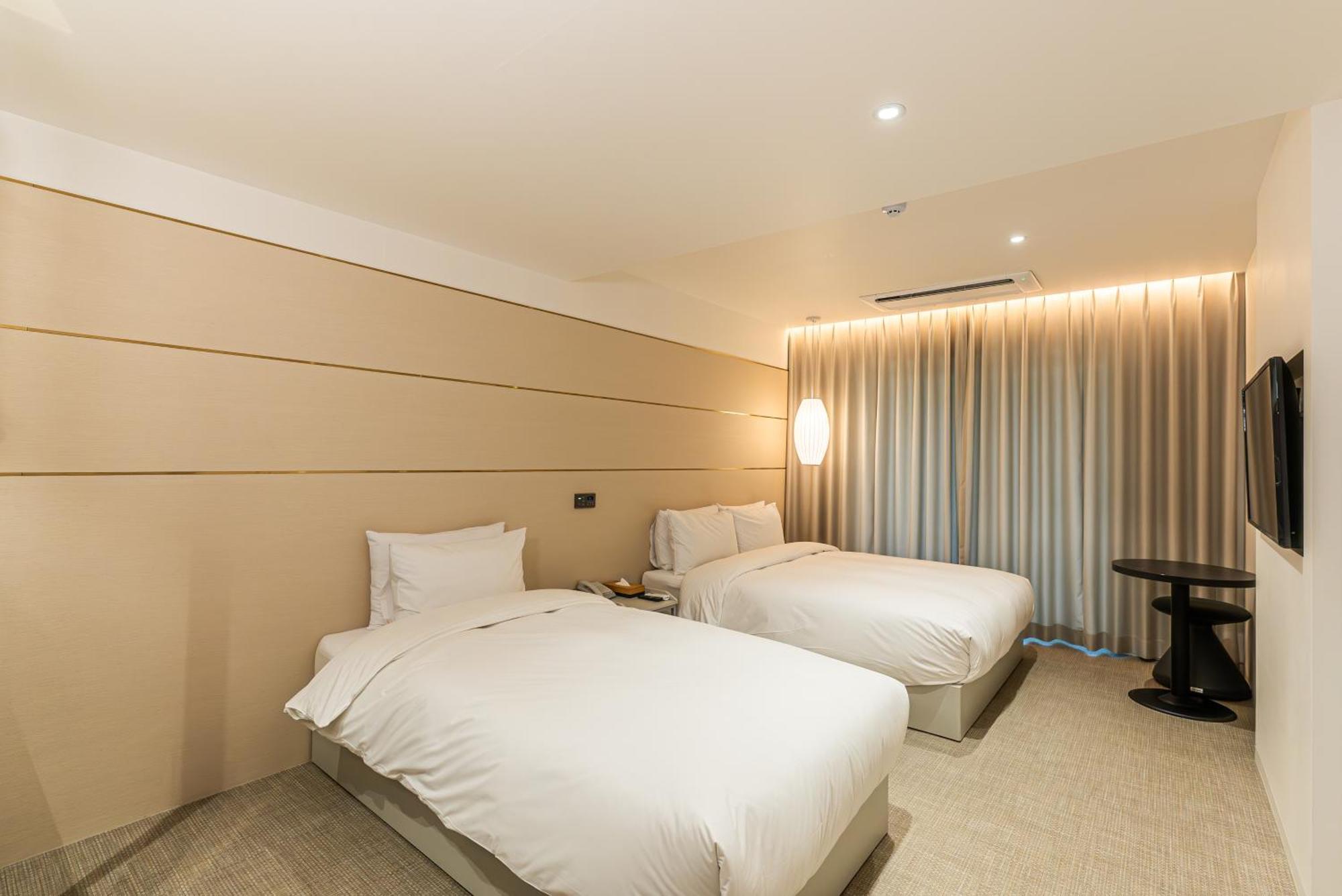Hotel The Grang 西归浦市 外观 照片