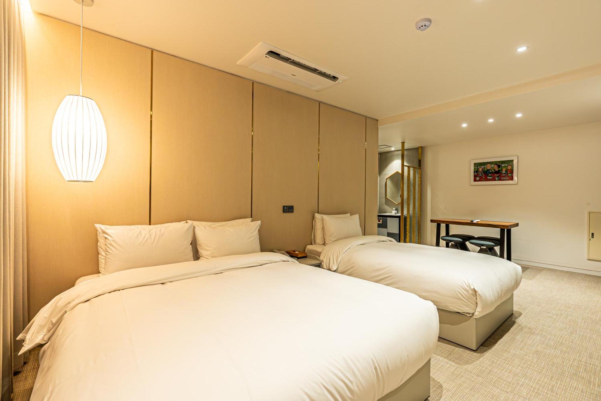 Hotel The Grang 西归浦市 外观 照片