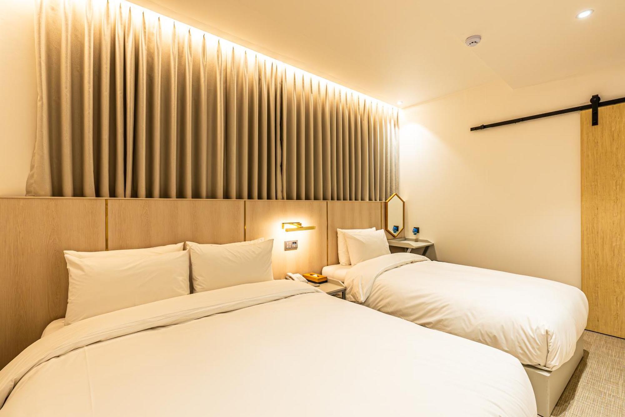 Hotel The Grang 西归浦市 外观 照片
