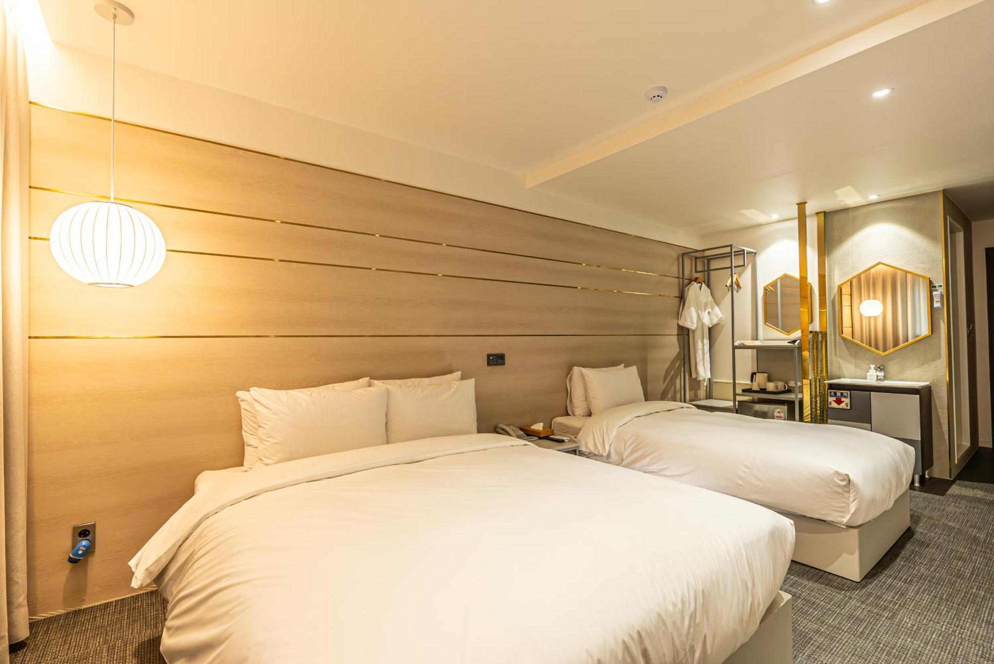 Hotel The Grang 西归浦市 外观 照片